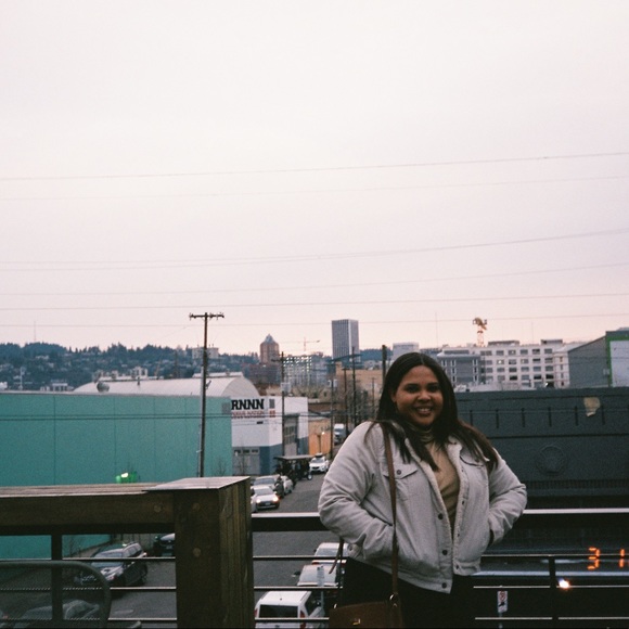 Meet your Posher, Audrey - Picture 2 of 4